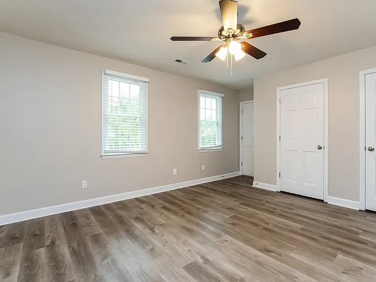 925 Fairlong Rd — Photo 12