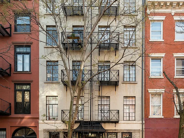 323 W 4th St #2B — Photo 6