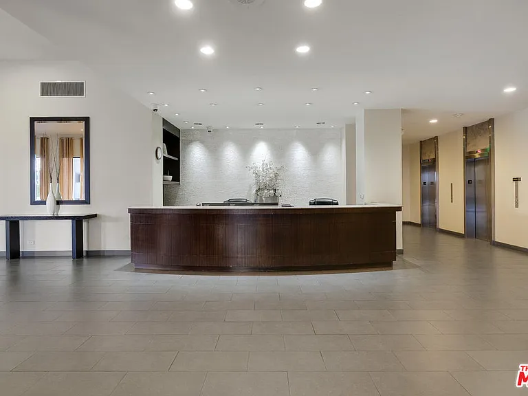 10501 Wilshire Blvd #1012 — Photo 15