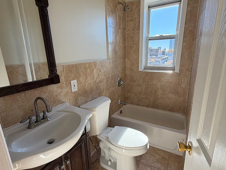 967 Summit Ave #34 — Photo 4