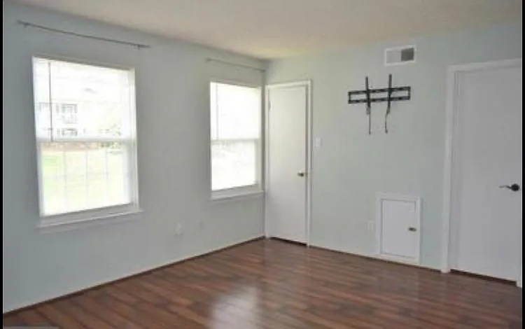 12133 Chaucer Ln — Photo 7