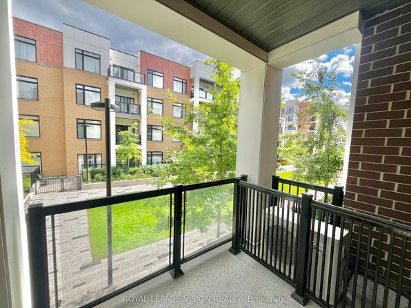 130 Canon Jackson Dr #209, Toronto, ON M6M 0B7