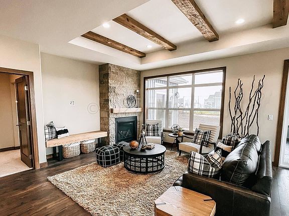 5th image of 5105 Mira Way W