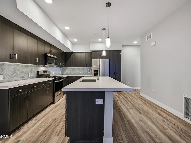 1023 W 5th St #1025 — Photo 12