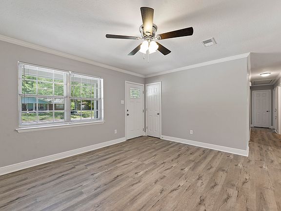 4th image of 2706 Hargrove Dr