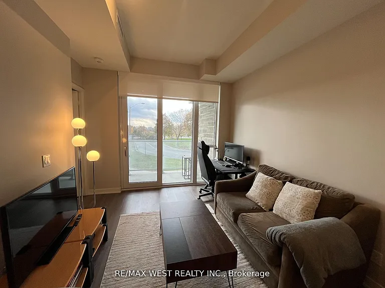 10 Deerlick Ct #202 — Photo 3