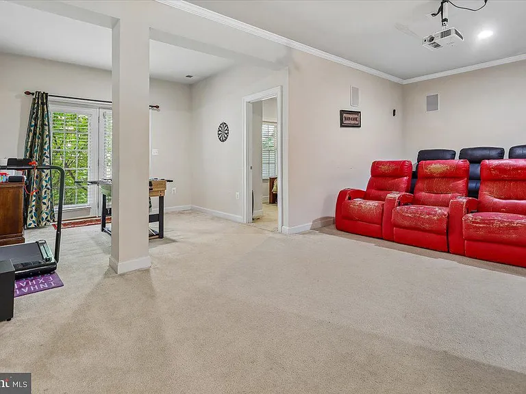 25128 Deerhurst Ter — Photo 17