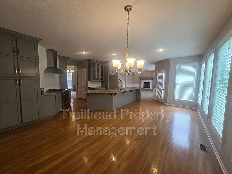 14002 Goodman St — Photo 10