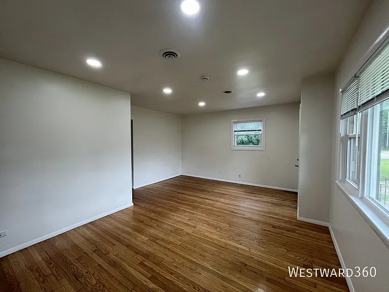 1104 Isabel Dr — Photo 5