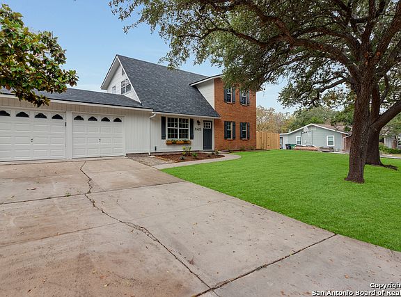 2nd image of 8423 Hidden Meadow Dr