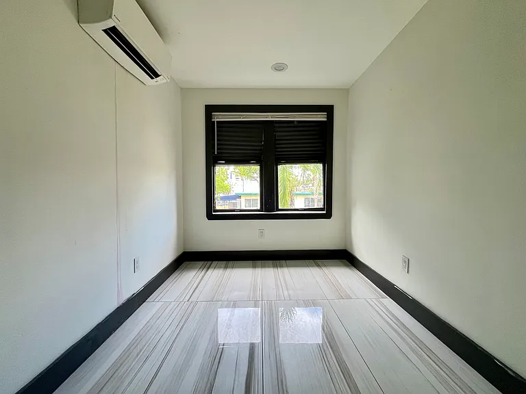 1614 Harrison St #8 — Photo 3