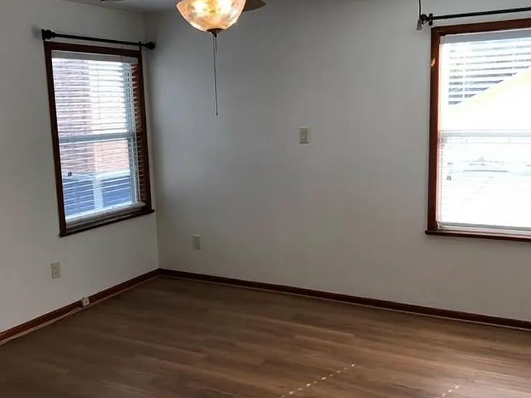 2448 White Oak Dr — Photo 6
