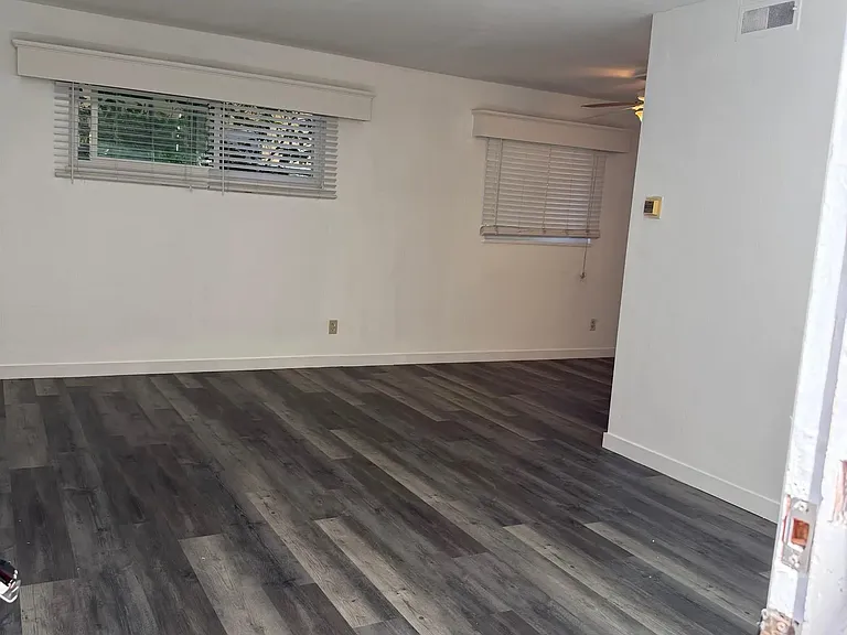 471 E Ave — Photo 7