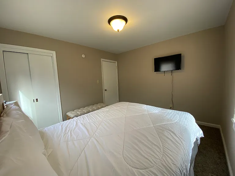 610 Woodfin Rd — Photo 4