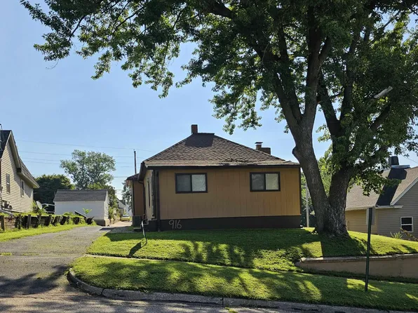 916 S Helen St, Sioux City, IA 51106
