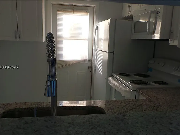 5031 W Oakland Park Blvd #103 — Photo 11