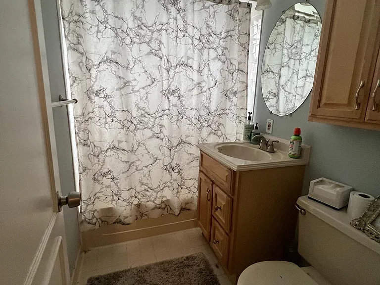 1808 Queens Ln #4-212 — Photo 5
