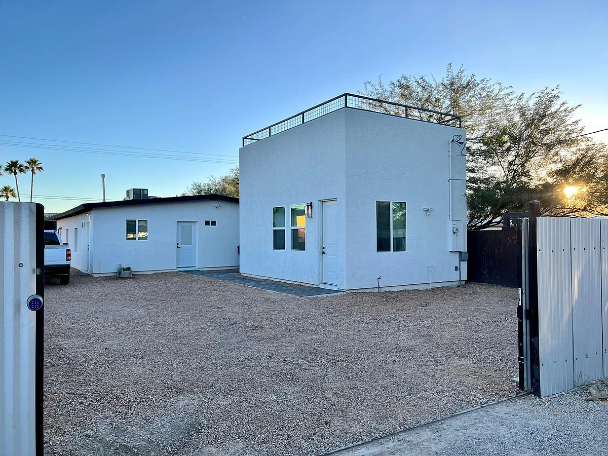 Photo 2 of 13 - 1018 W Saint Marys Rd #2 - Tucson, AZ Building Photo - 1018 W Saint Marys Rd #2