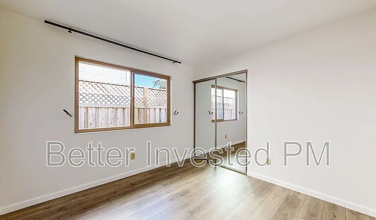 1417 Gregory Ct — Photo 10