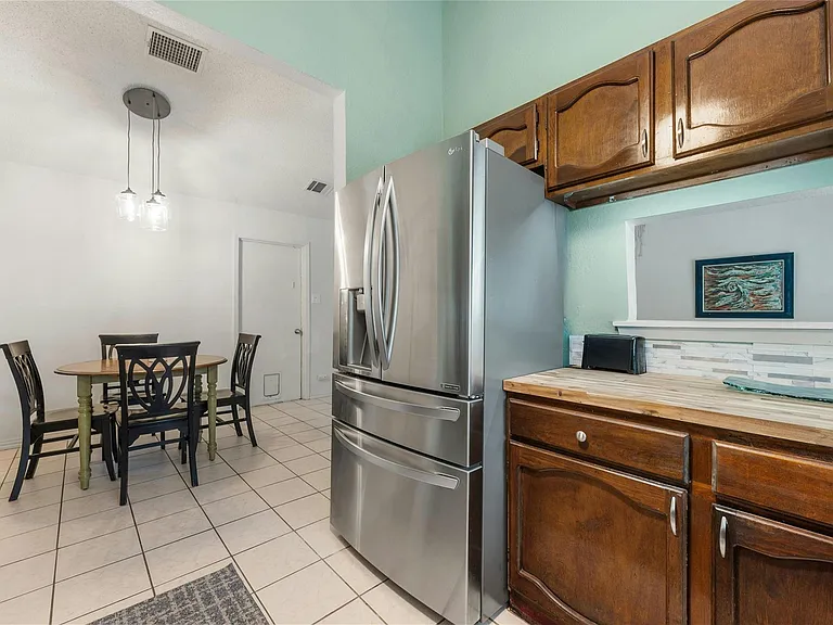 2523 E Stassney Ln — Photo 10