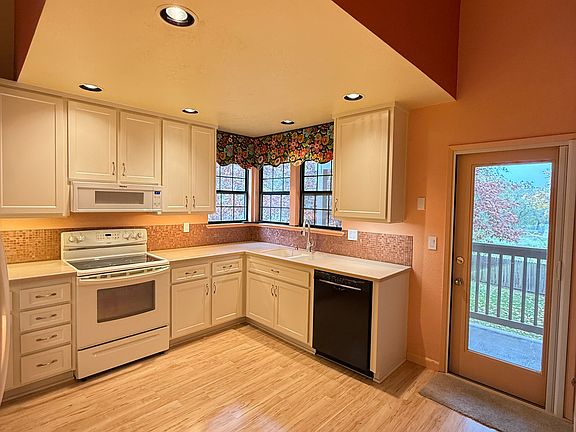 3rd image of 6412 Solitary Ln APT B