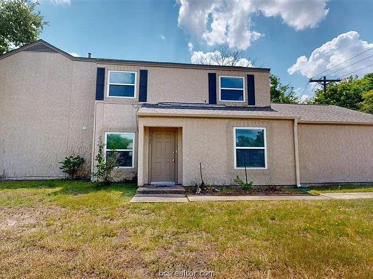 1327 Airline Dr — Photo 1