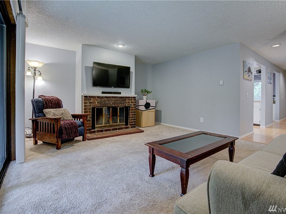 1st image of 4420 176th St SW APT C4