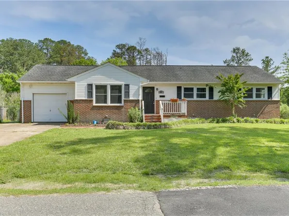 49 Church St, Poquoson, VA 23662