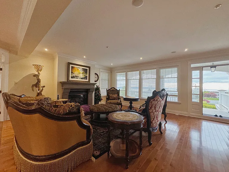 15445 Royal Ave — Photo 11