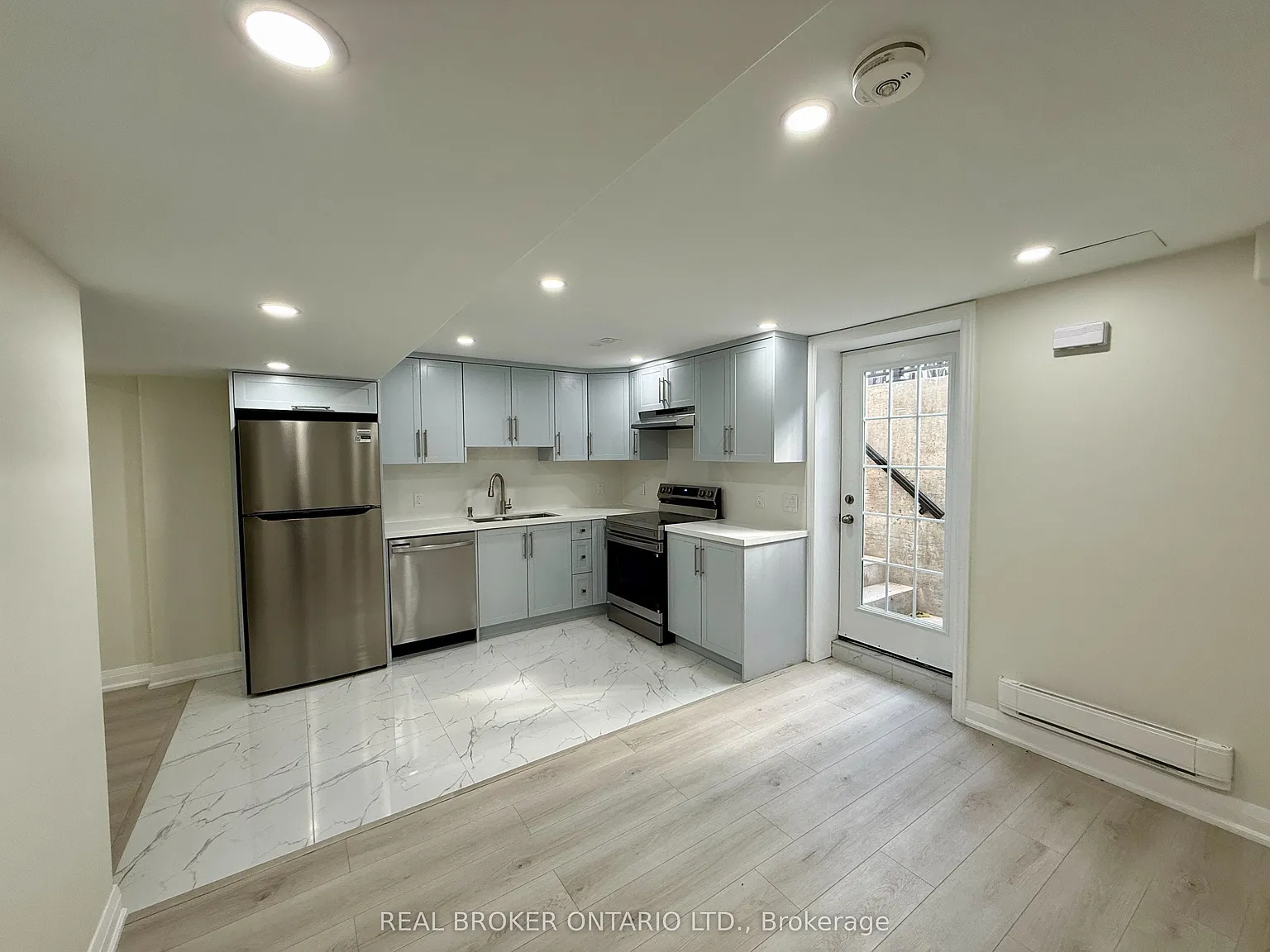 2 bed, $1,800 — Photo 2