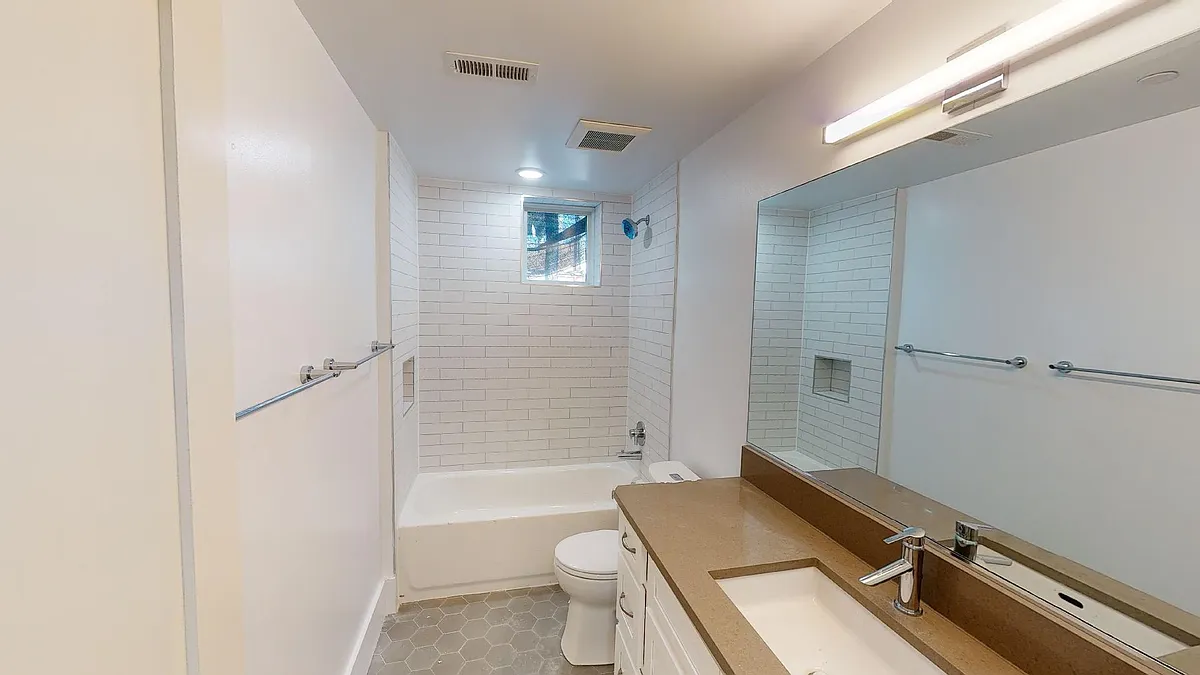 Building Photo - 917 Sheridan St NW #3B