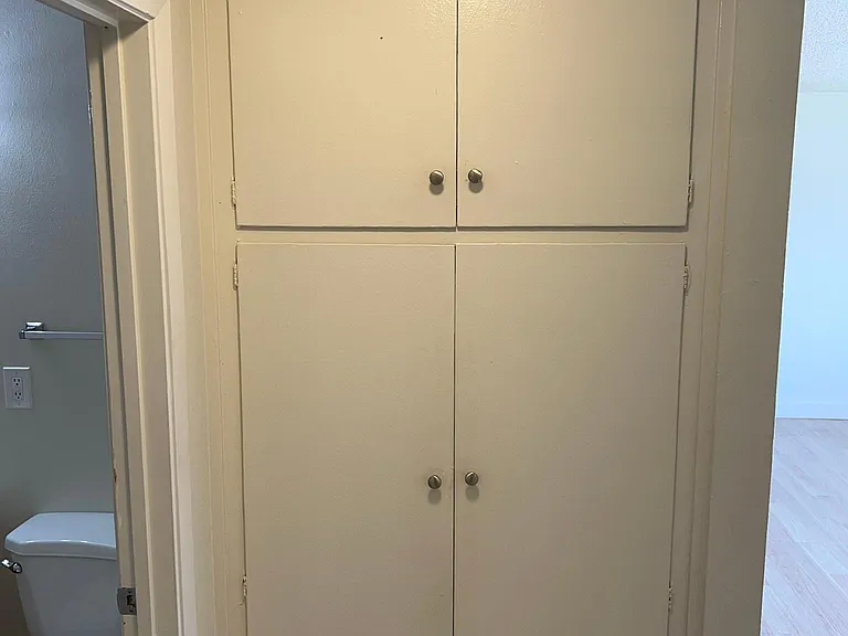 473 W Sunset Blvd — Photo 18