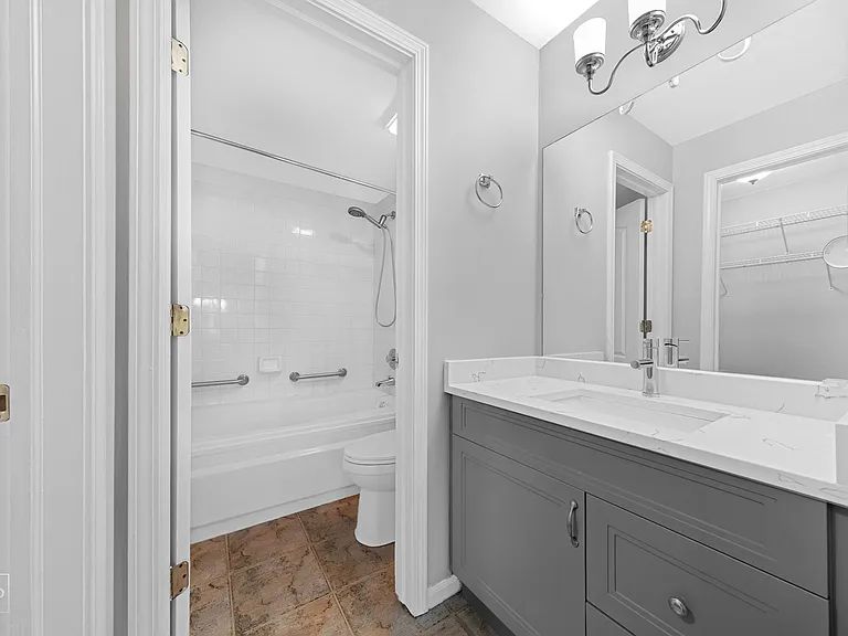 98 Willow Pkwy #98 — Photo 15