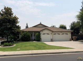 10003 Rain Check Dr, Bakersfield, CA 93312