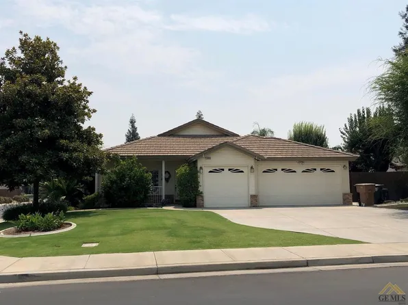 10003 Rain Check Dr, Bakersfield, CA 93312