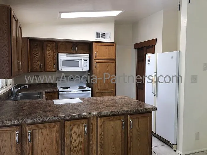 7426 E Princeton Dr — Photo 6