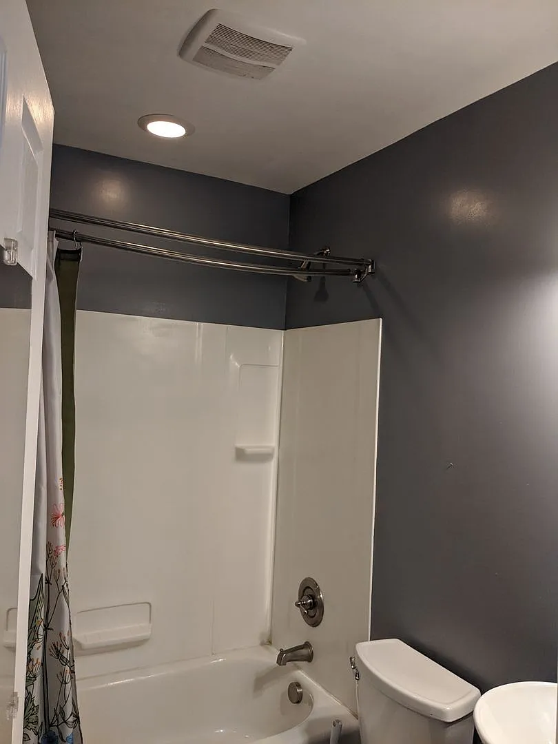 South Oakland Large and renovated 3 bedroom apartment Must SEE! — Photo 4