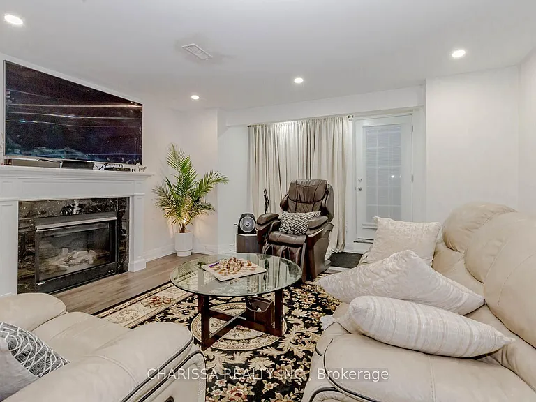 3321 Mintwood Cir — Photo 2