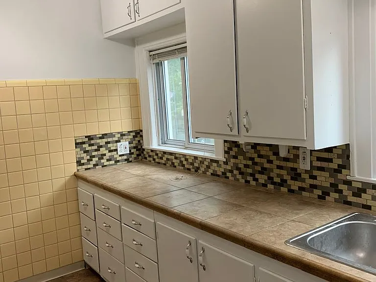 822 Hawthorn Ave — Photo 17