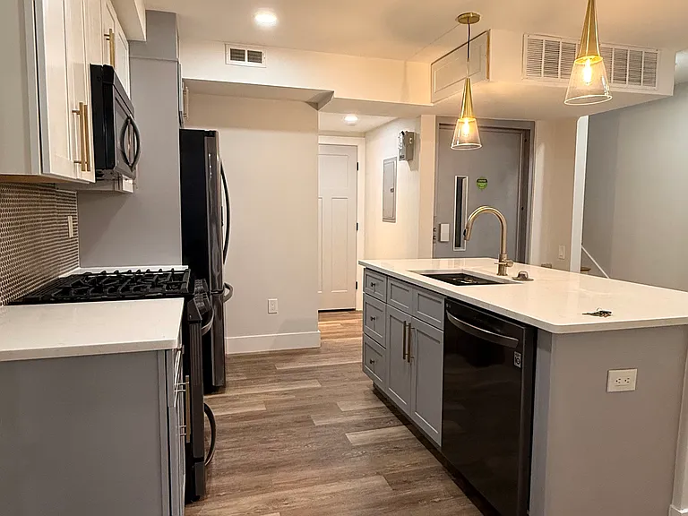 97 Condor St #2 — Photo 2