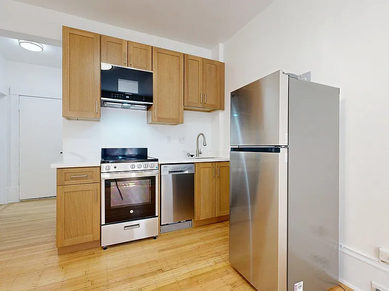1060 Bush Street — Photo 4