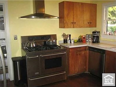 5th image of 325 E Jefferson Ave