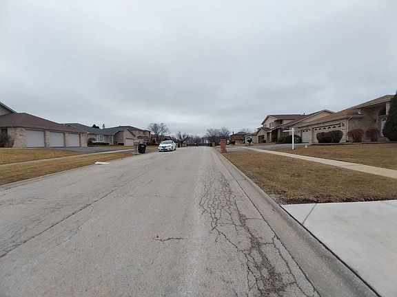 4th image of 19030 Marylake Ln