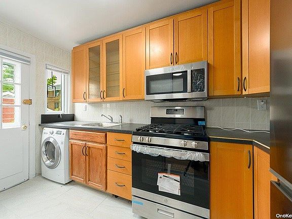 3rd image of 21608 67th Ave Boulevard #Duplex