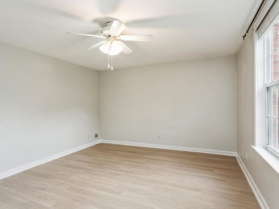 4th image of 207 Eisenhower Dr
