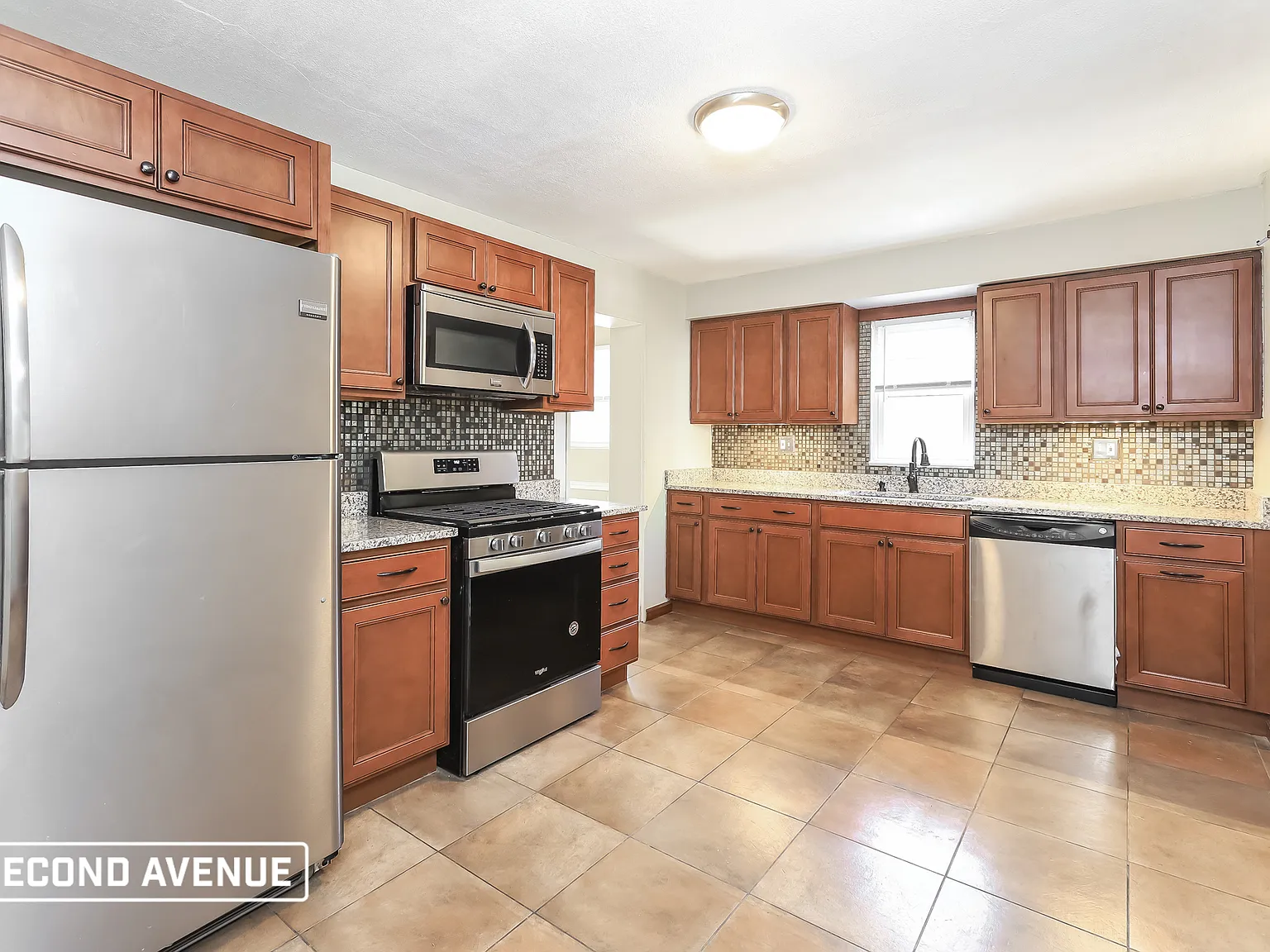 3 bed, 2.0 bath, 1277 sqft, $1,450 — Photo 4