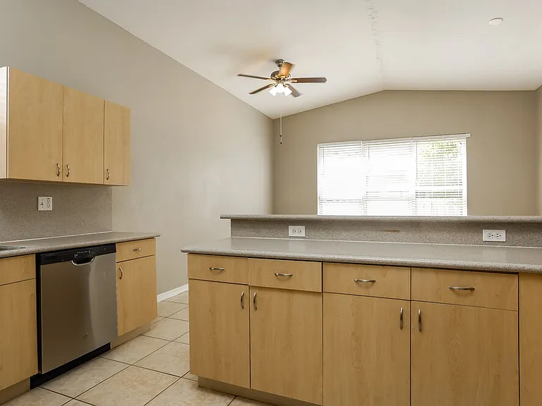 13124 SW 23rd St — Photo 7