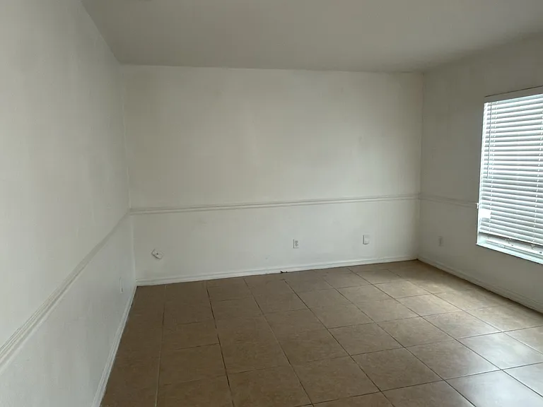 8435 103rd Ave — Photo 3