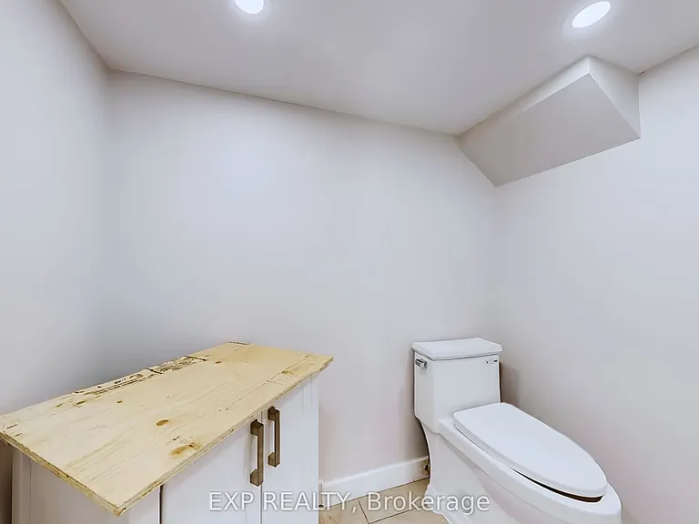 200 Waterloo Ave #2 — Photo 23