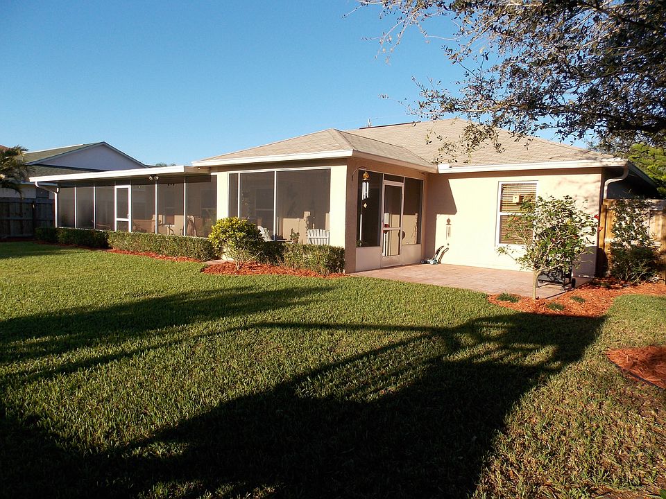 1st image of 726 SW Dalton Cir